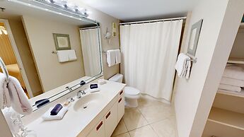 Magnolia House 407 is a 1 BR with amazing views by RedAwning