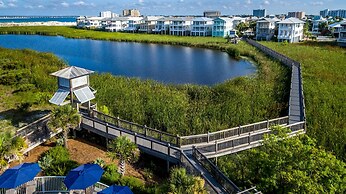 Magnolia House 407 is a 1 BR with amazing views by RedAwning