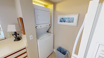 Magnolia House 407 is a 1 BR with amazing views by RedAwning