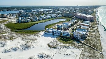 Magnolia House 407 is a 1 BR with amazing views by RedAwning