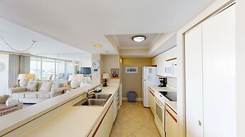 Magnolia House 407 is a 1 BR with amazing views by RedAwning