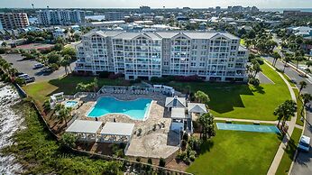 Magnolia House 407 is a 1 BR with amazing views by RedAwning