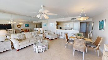 Magnolia House 407 is a 1 BR with amazing views by RedAwning