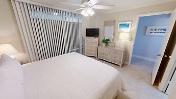 Magnolia House 407 is a 1 BR with amazing views by RedAwning