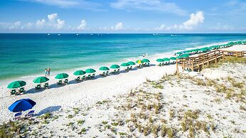 Magnolia House 407 is a 1 BR with amazing views by RedAwning