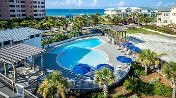 Magnolia House 407 is a 1 BR with amazing views by RedAwning