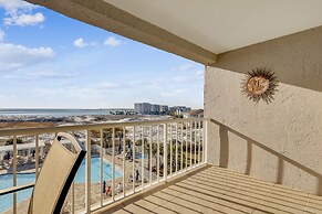 Magnolia House 407 is a 1 BR with amazing views by RedAwning