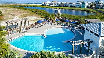 Magnolia House 407 is a 1 BR with amazing views by RedAwning