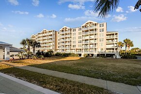 Magnolia House 407 is a 1 BR with amazing views by RedAwning