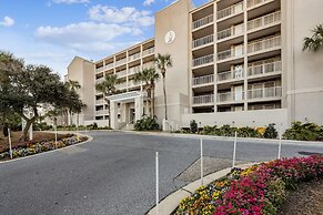 Magnolia House 407 is a 1 BR with amazing views by RedAwning