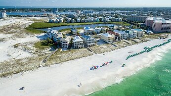 Magnolia House 407 is a 1 BR with amazing views by RedAwning