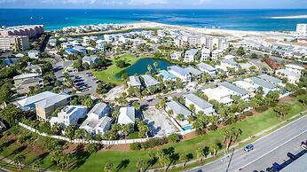 Magnolia House 407 is a 1 BR with amazing views by RedAwning