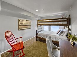 Ski 1 Mile To Deer Valley Gondola 2 Bedroom Condo by RedAwning