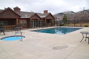 Ski 1 Mile To Deer Valley Gondola 2 Bedroom Condo by RedAwning