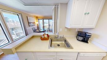 SPC 2021 is a Harbor front 1 BR by RedAwning