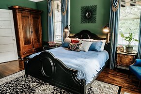 Heritage House Bed & Breakfast - Boutique Adults-Only Inn