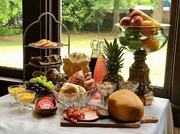 Heritage House Bed & Breakfast - Boutique Adults-Only Inn