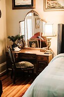 Heritage House Bed & Breakfast - Boutique Adults-Only Inn
