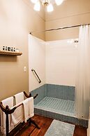 Heritage House Bed & Breakfast - Boutique Adults-Only Inn
