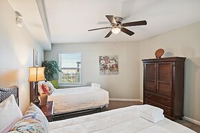 Seacrest 701B is a 2 BR Gulf Front on Okaloosa Island by RedAwning