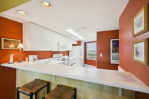 Seacrest 405 is 2 BR Gulfview on Okaloosa Island by RedAwning