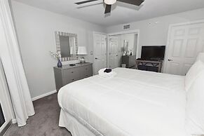 Seacrest 305 is a 2 BR Gulf front on Okaloosa Island by RedAwning