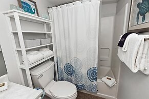 Seacrest 305 is a 2 BR Gulf front on Okaloosa Island by RedAwning