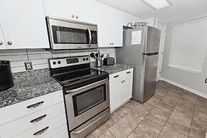 Seacrest 305 is a 2 BR Gulf front on Okaloosa Island by RedAwning