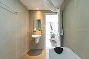 Jack Apartment Signature