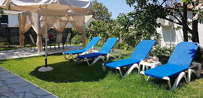 Elena's Seaside Holiday House