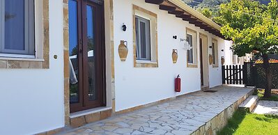 Elena's Seaside Holiday House