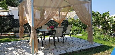 Elena's Seaside Holiday House