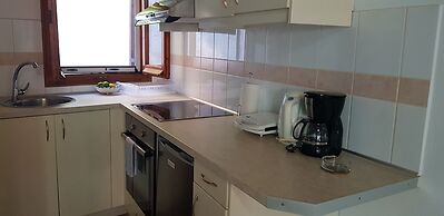 Elena's Seaside Holiday House