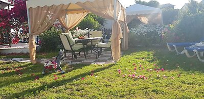 Elena's Seaside Holiday House