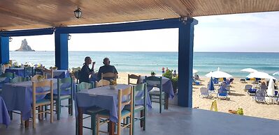 Elena's Seaside Holiday House