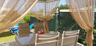 Elena's Seaside Holiday House