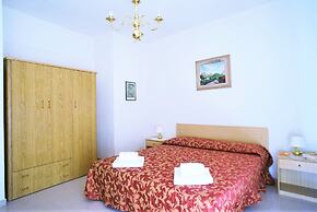 Belvilla by OYO Urban Cottage With Swimming Pool