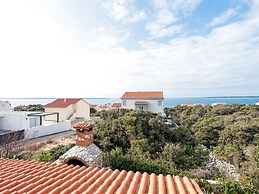 Modern Holiday Home in Mandre With Barbeque