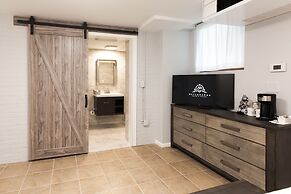 SKYLARANNA Resort & Spa