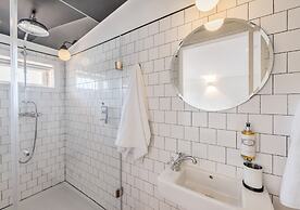 Miragaia Riverside Suites.