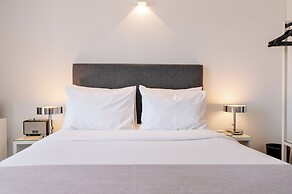 Miragaia Riverside Suites.