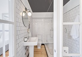 Miragaia Riverside Suites.