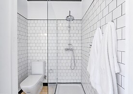 Miragaia Riverside Suites.