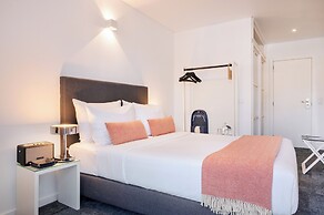 Miragaia Riverside Suites.