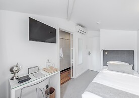 Miragaia Riverside Suites.