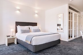 Miragaia Riverside Suites.