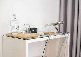 Miragaia Riverside Suites.