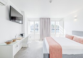 Miragaia Riverside Suites.