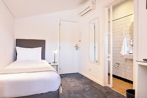 Miragaia Riverside Suites.