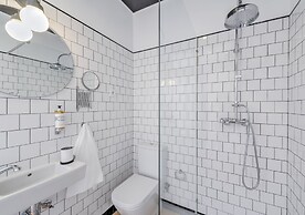 Miragaia Riverside Suites.